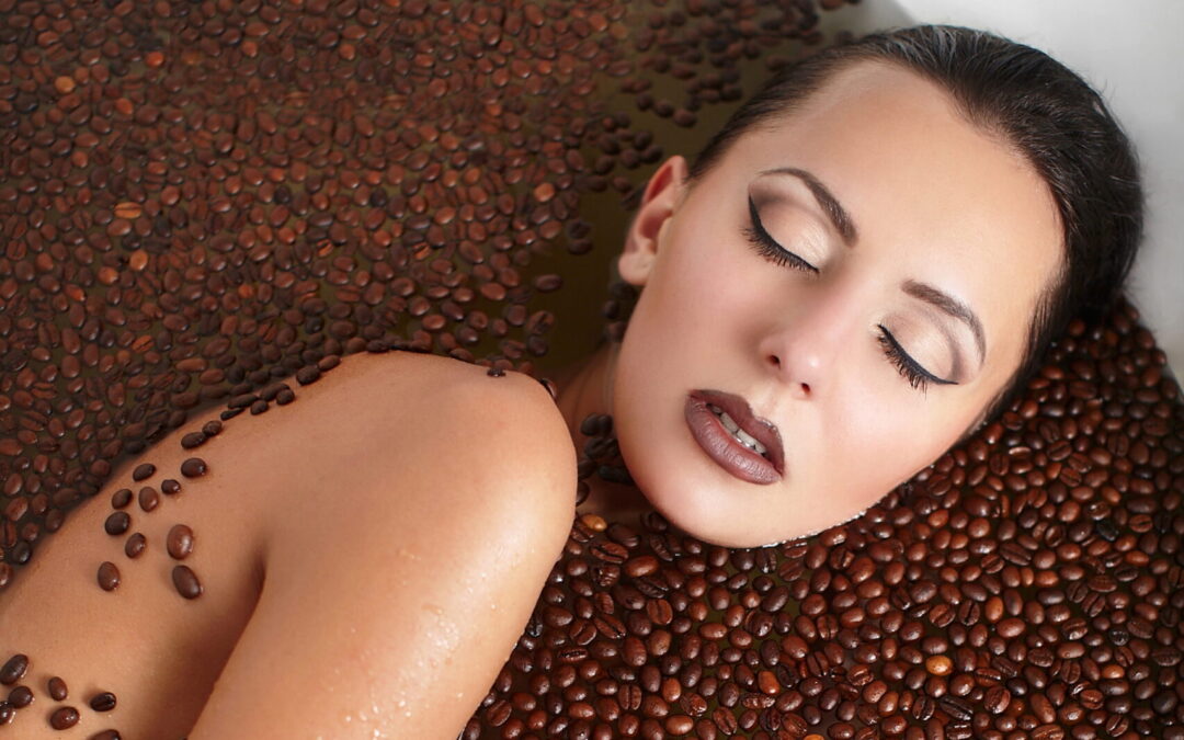 Del espresso al espejo: los secretos del café en tu rutina